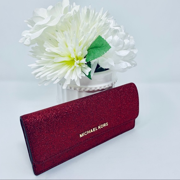 🔽Michael kors giftables flat wallet cranberry new - Picture 2 of 6